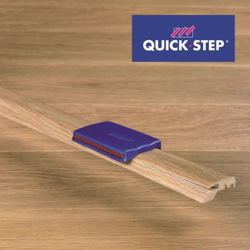 Универсальный ламинированный отделочный профиль для пола и лестниц Quick-Step Incizo 5 в 1 (QSINCP) фото в интерьере